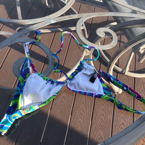 Colorful bikini top - Picture 2 of 3